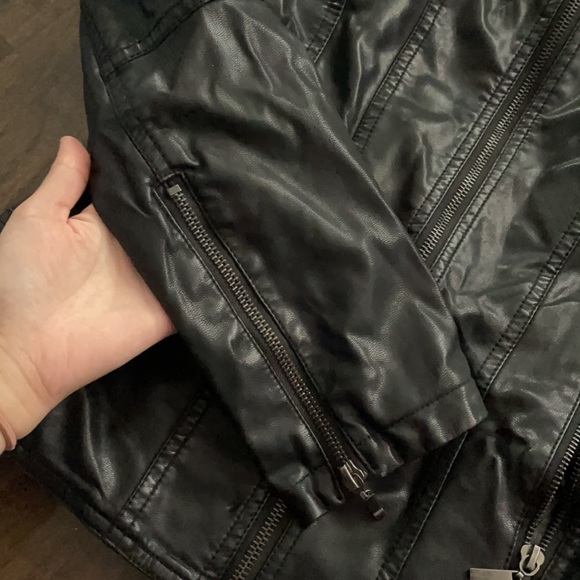 Black Max Studio Leather Jacket with Zipper Detail - Picture 6 of 15
